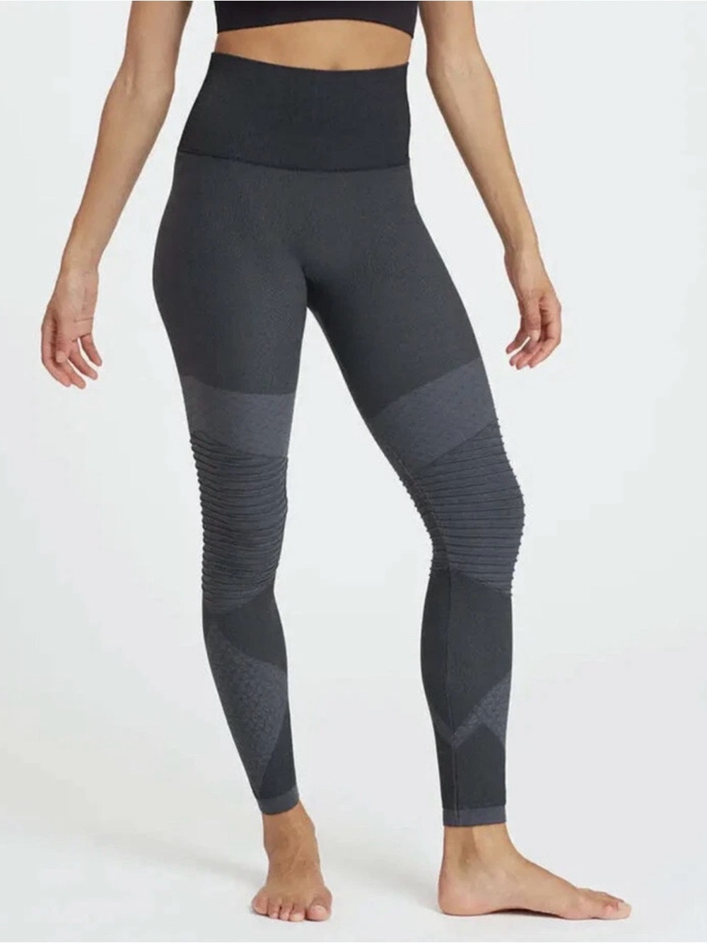SPANX Look At Me Now  Seamless Moto Leggings Charcoal/Black Small EUC